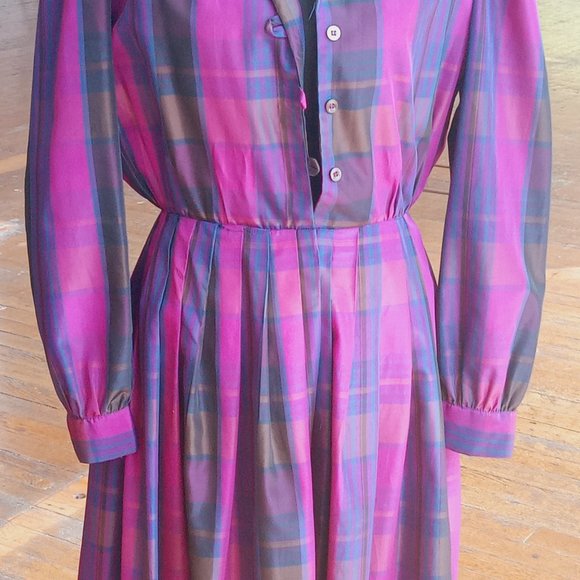 Plaid purple long sleeve Button front dress - Picture 8 of 11